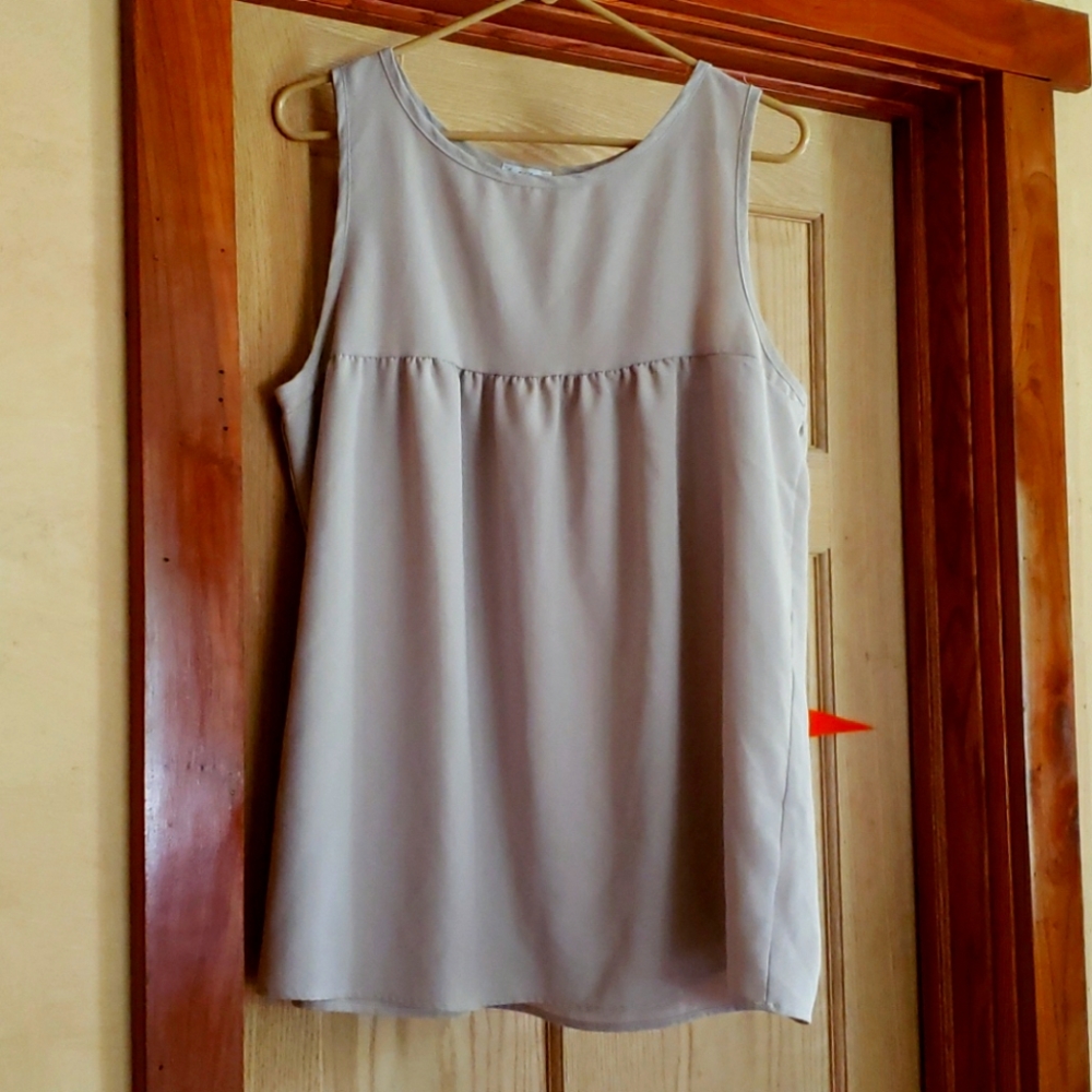 Sleeveless blouse